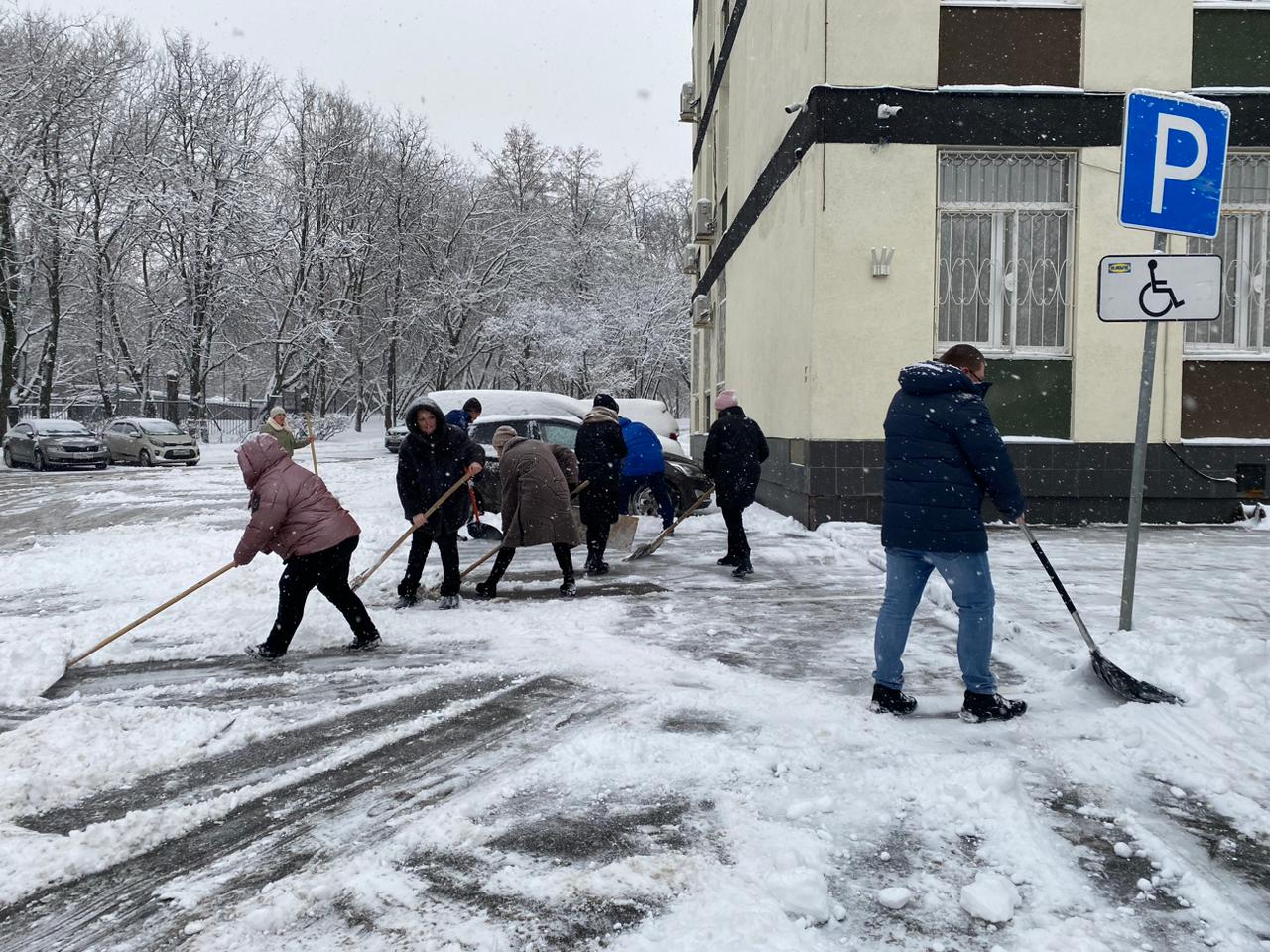 Уборка снега