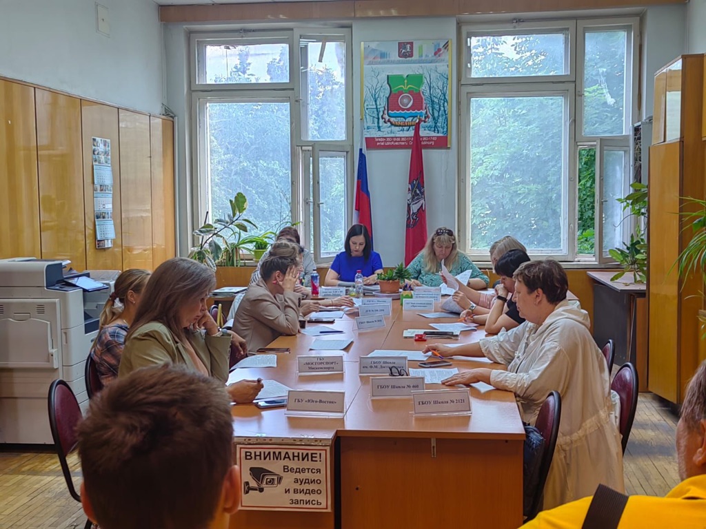 26.06 состоялось заседание комиссии по делам несовершеннолетних, на котором было рассмотрено 32 вопроса