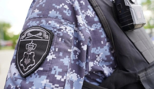 На юге столицы росгвардейцы задержали подозреваемого в незаконном обороте наркотиков
