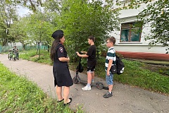 Сотрудники Госавтоинспекции Юго-Восточного округа провели профилактическую акцию «Ребенок на самокате!»